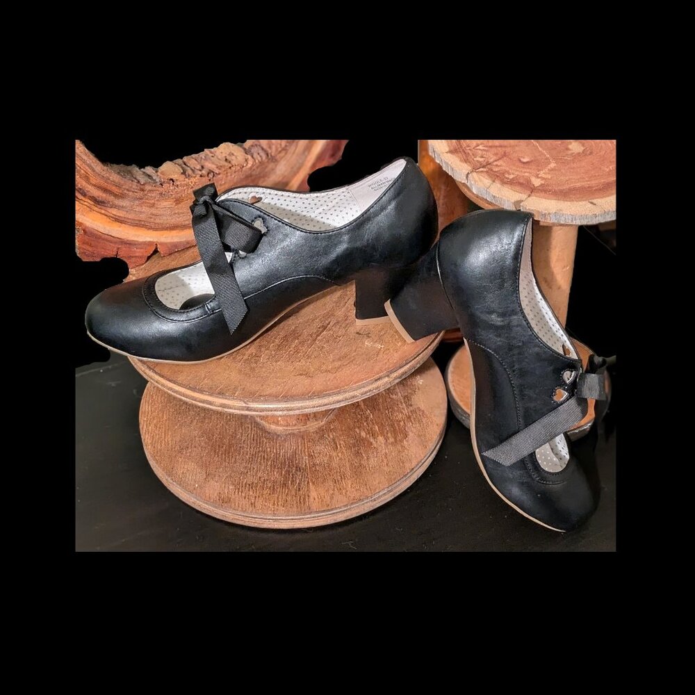 Pin Up Couture Wiggle Pumps